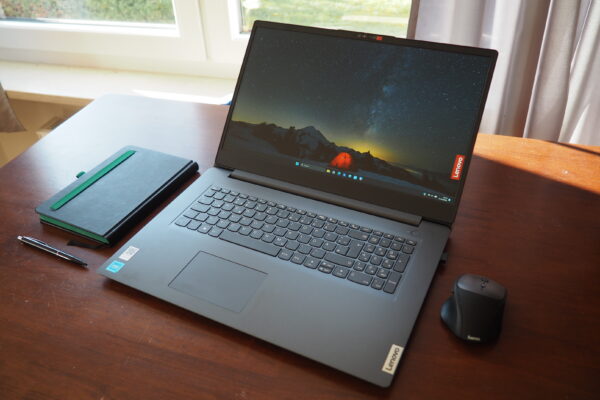 LENOVO V17 G4 i5-13420H 17p 8Go 256Go